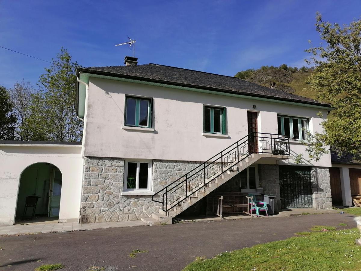 Aux D'Estaing Croises, Gite De Montagne Accessible A Tous Bagian luar foto