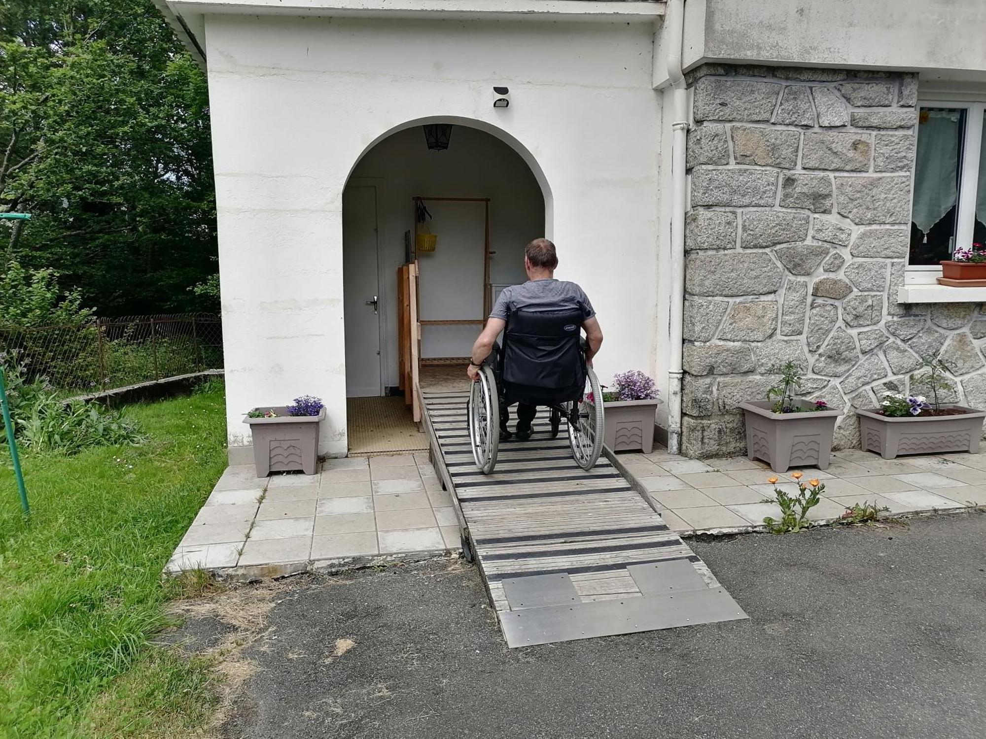 Aux D'Estaing Croises, Gite De Montagne Accessible A Tous Bagian luar foto